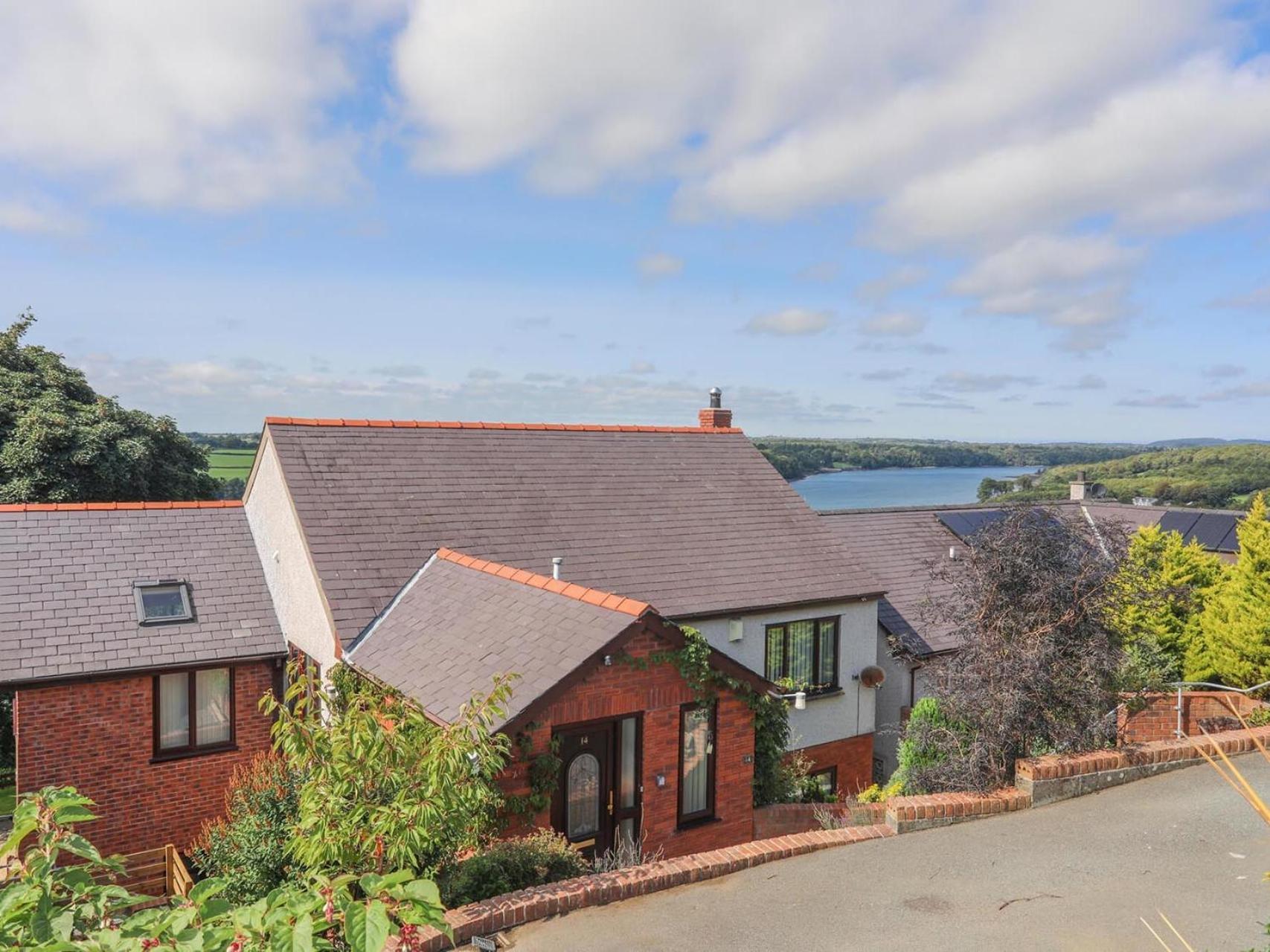 Villa Gwylan Uchaf Y Felinheli Exterior foto